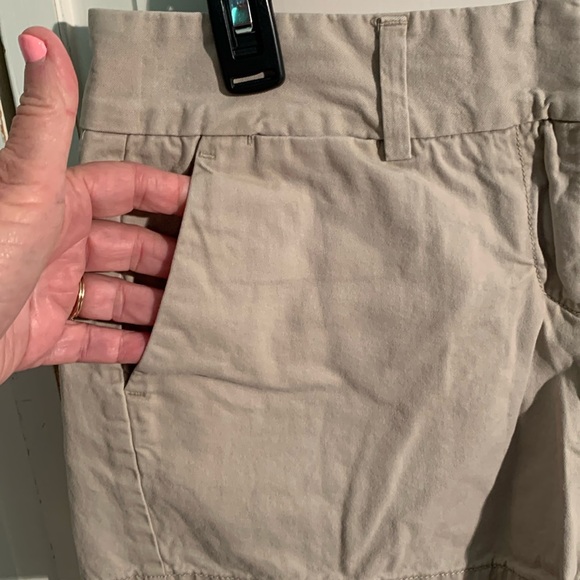 Ann Taylor Loft Khaki Chino shorts - Picture 2 of 9